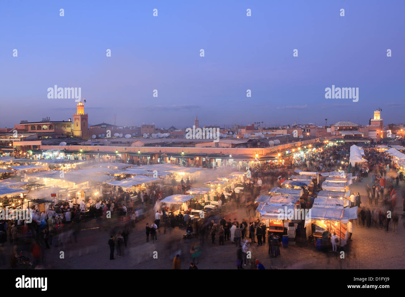 Stands de nourriture, Place Djemaa el Fna, Marrakech, Maroc, Afrique du Nord, Afrique Banque D'Images