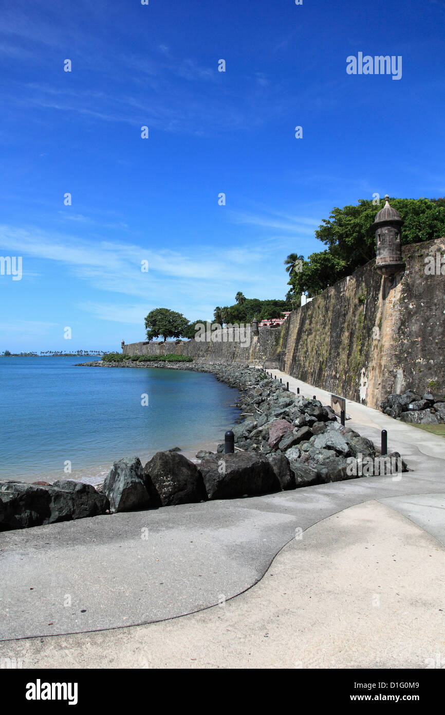 Vieux Mur de la ville, Old San Juan, San Juan, Porto Rico, Antilles, Caraïbes, États-Unis d'Amérique, l'Amérique centrale Banque D'Images