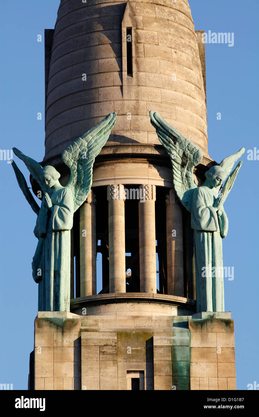 Flèche d'église du Sacré-Cœur, de Gentilly, Val-de-Marne, France, Europe Banque D'Images