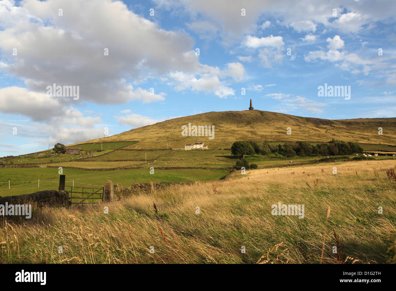 Stoodley Pike, mémorial à la défaite de Napoléon, sur le Pennine Way, Todmorden, West Yorkshire, Yorkshire, Angleterre Banque D'Images