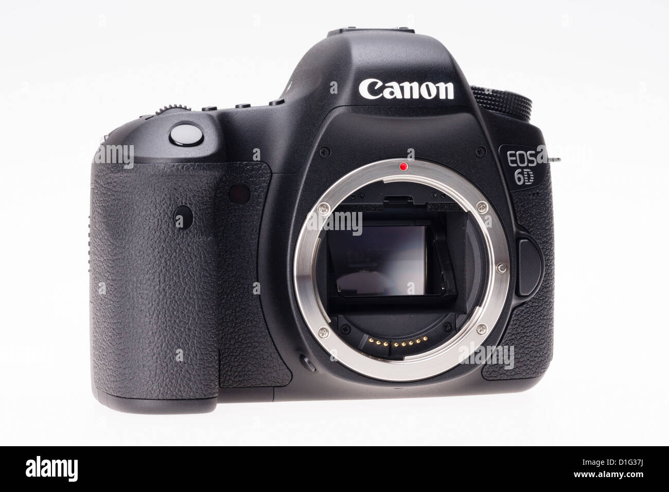 Le matériel photographique - Canon EOS 6D DSLR Full-frame, prix budget. Corps avec objectif enlevé. Banque D'Images