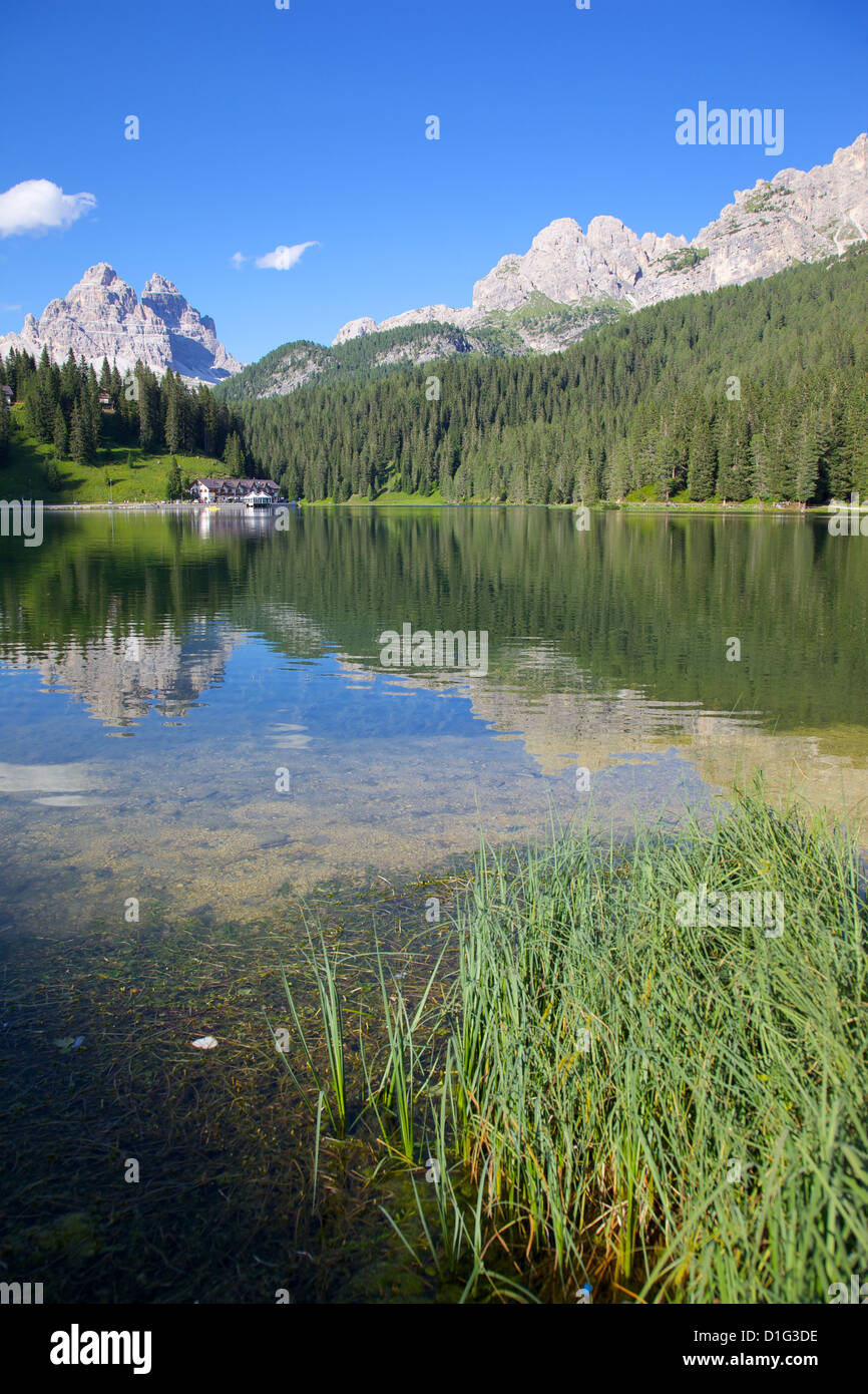 Lago di Misurina, province de Belluno, en Vénétie, Italie, Dolomites italiennes, de l'Europe Banque D'Images