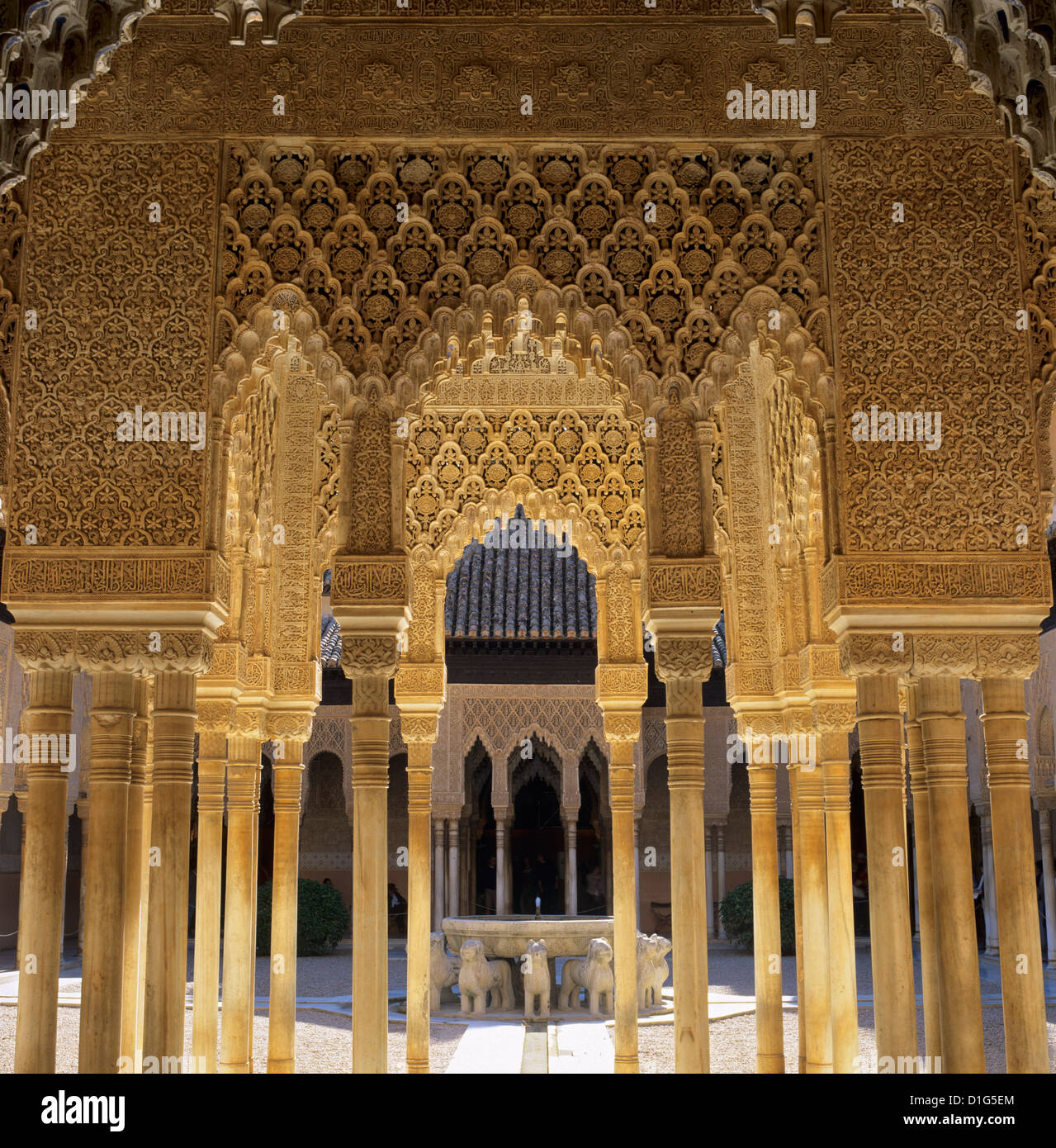 Cour des Lions, le Palais de l'Alhambra, Site du patrimoine mondial de l'UNESCO, Grenade, Andalousie, Espagne, Europe Banque D'Images
