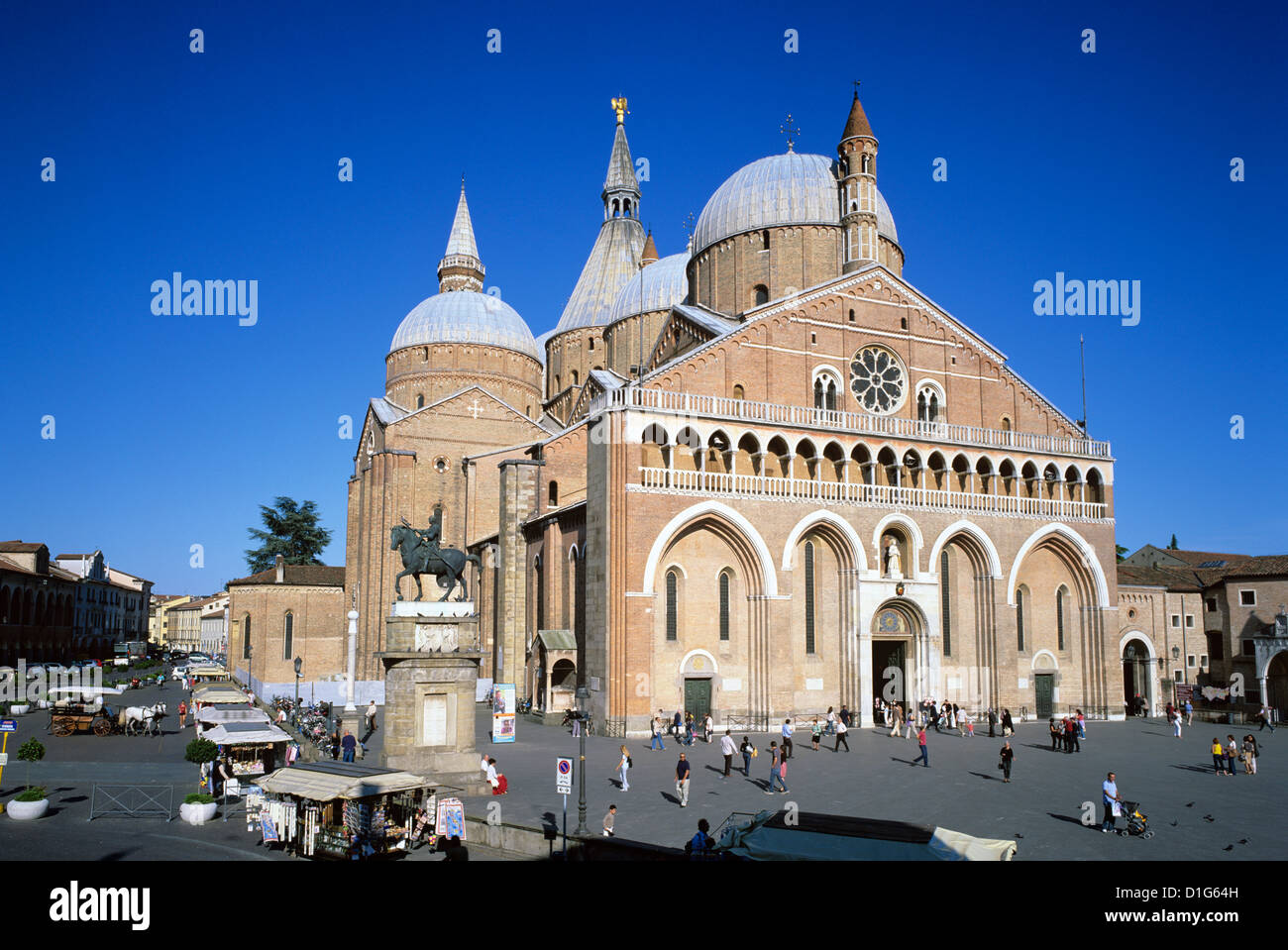 Il santo (Basilique de San Antonio) et la Piazza del Santo, Padoue, Vénétie, Italie, Europe Banque D'Images