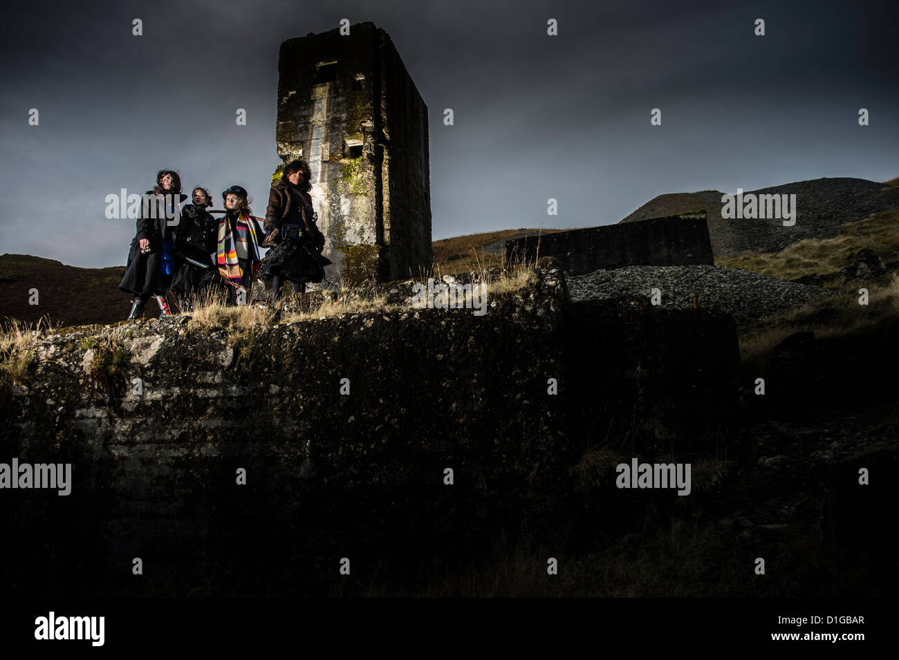Un Post 'Apocalypse' cosplay style photo-shoot emplacement dans Bwlch Glas mine de plomb abandonnée, Mid Wales UK Banque D'Images