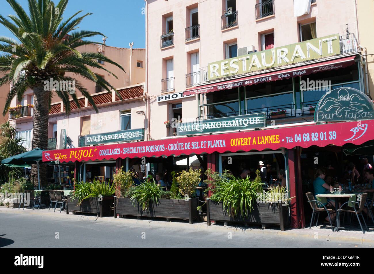 Chez Pujol' restaurant à Port Vendres, France Photo Stock - Alamy