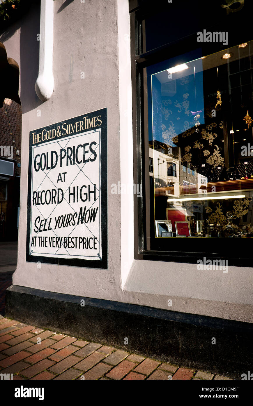 Inscrivez-vous sur un Worthing Jewellers qui lit "LES PRIX DE L'OR À UN NIVEAU RECORD. Vendez le vôtre maintenant au meilleur prix' West Sussex Banque D'Images
