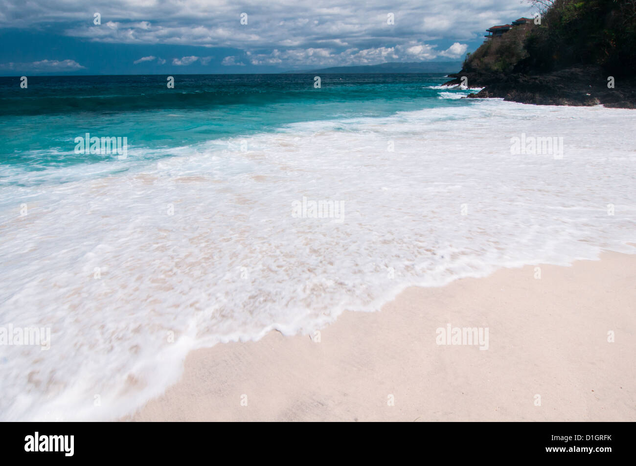 Plage avec sable blanc. , Padangbai Bali, Indonésie. Banque D'Images