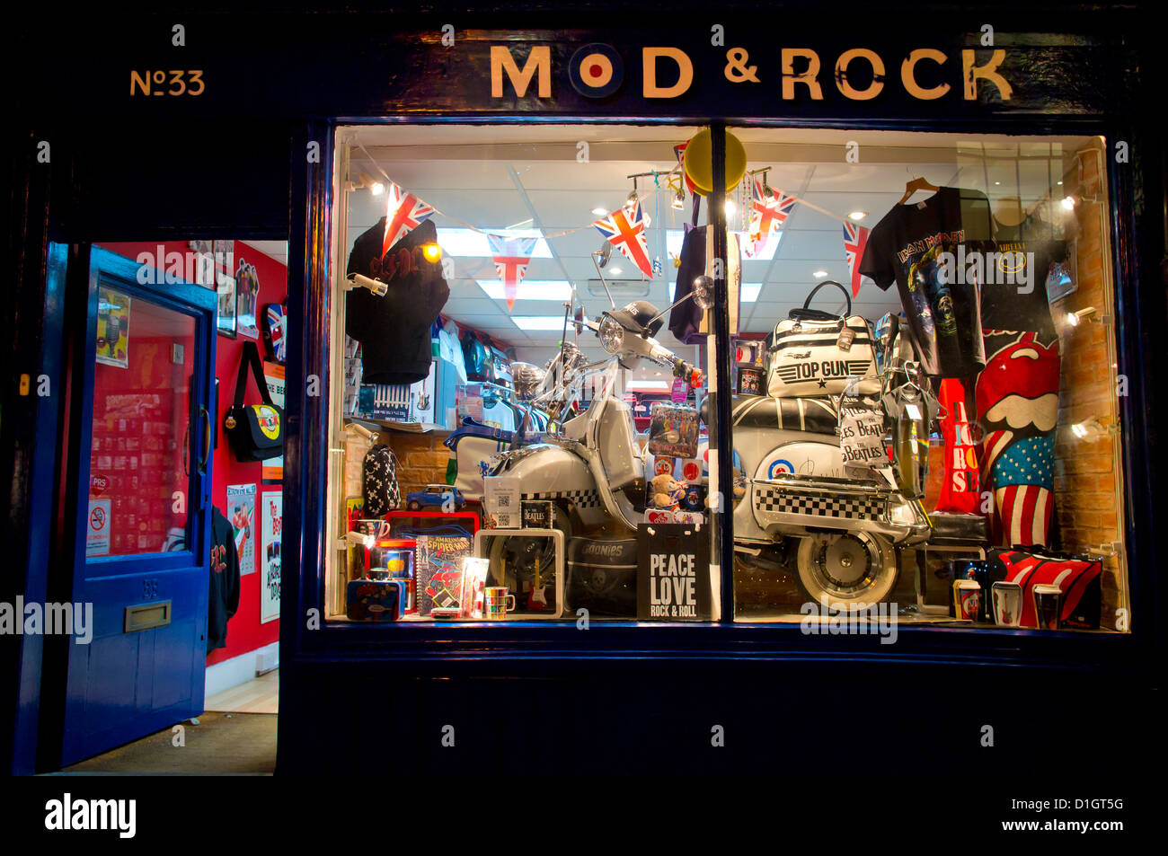 Les Mods et les rockers - Mod & souvenirs Rock Shop Lamberetta ou scooter Vespa Banque D'Images