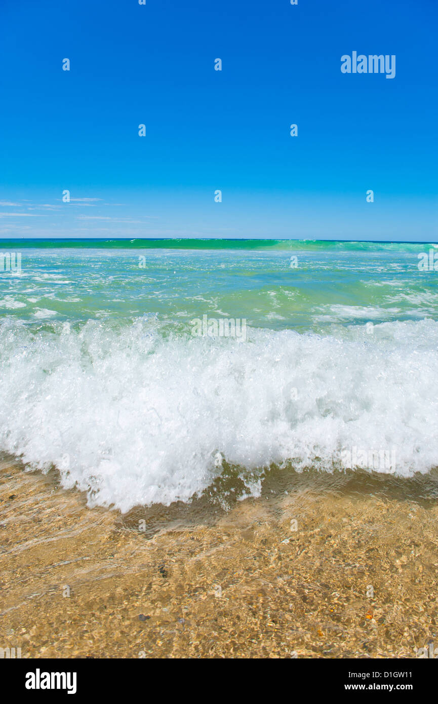 Crystal Clear blue sea à Surfers Paradise, Gold Coast, Queensland, Australie, Pacifique Banque D'Images