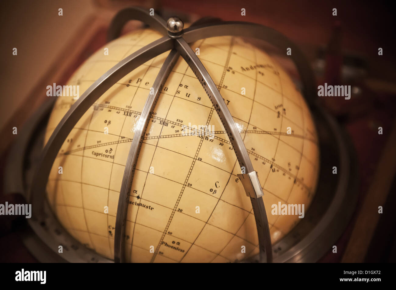 Vintage travel star sky globe, dans un coffret en bois Banque D'Images