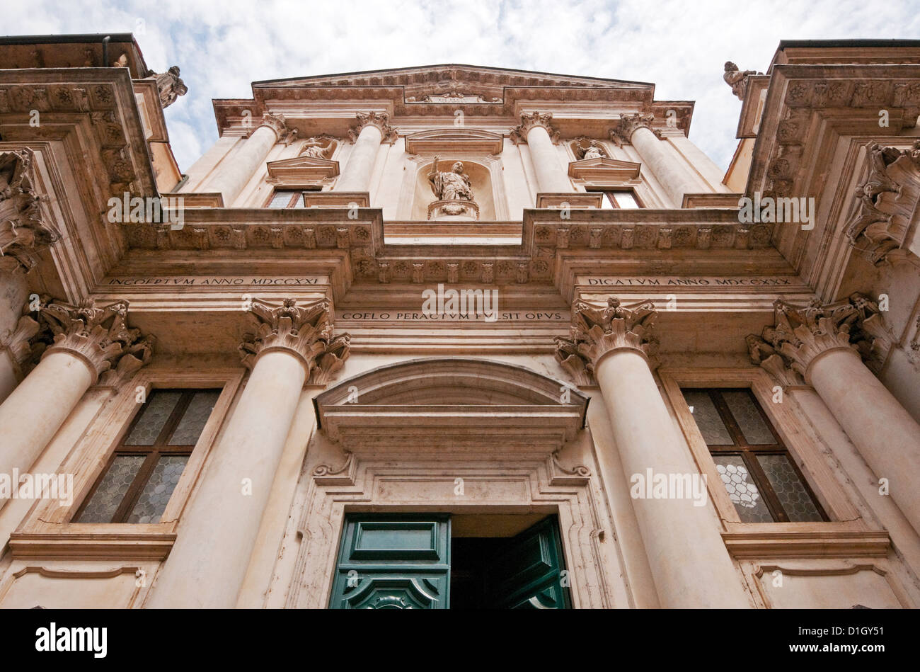 Jusqu'à la façade du bâtiment, à Vicence, Italie Banque D'Images