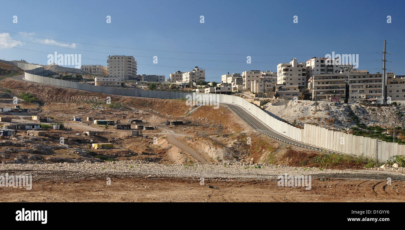 Barrière de sécurité séparant la partie arabe de Jérusalem-est. Israël. Banque D'Images
