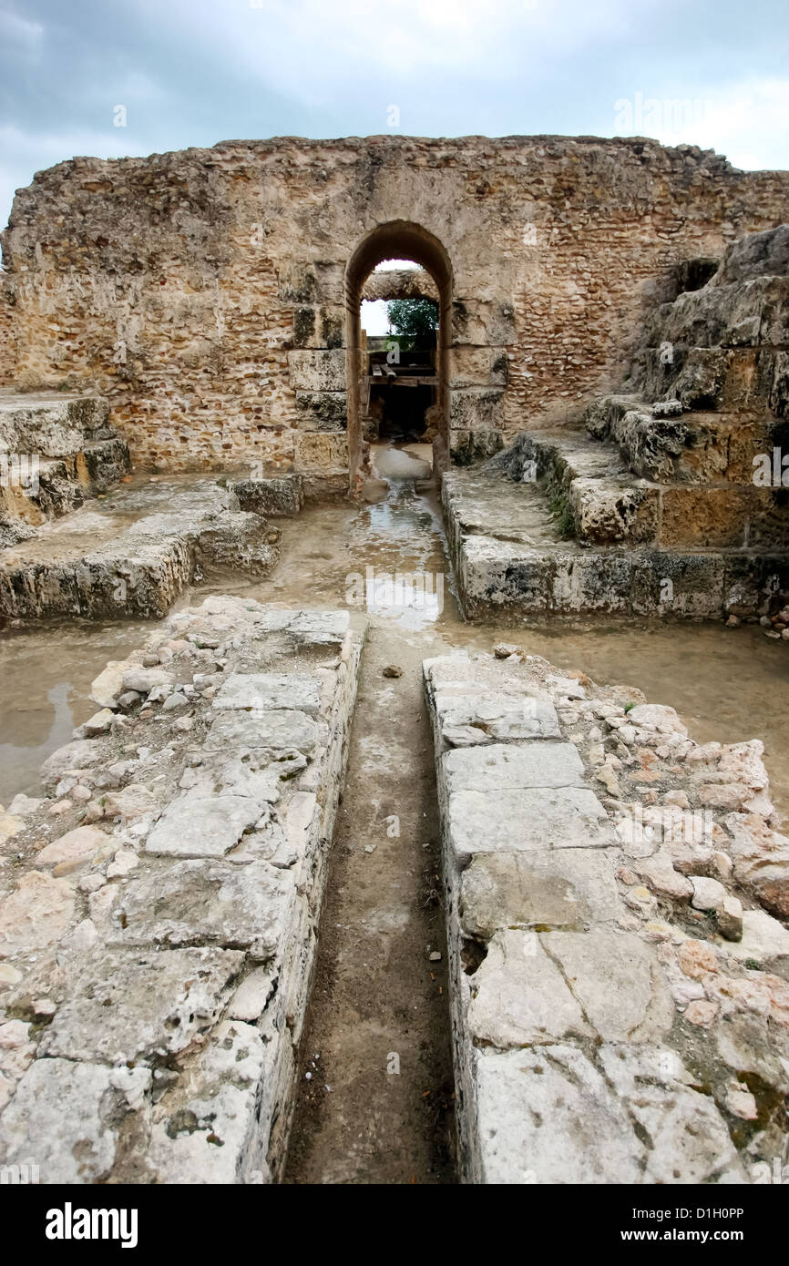 Les coursives de ruines des bains d'Antonin Banque D'Images