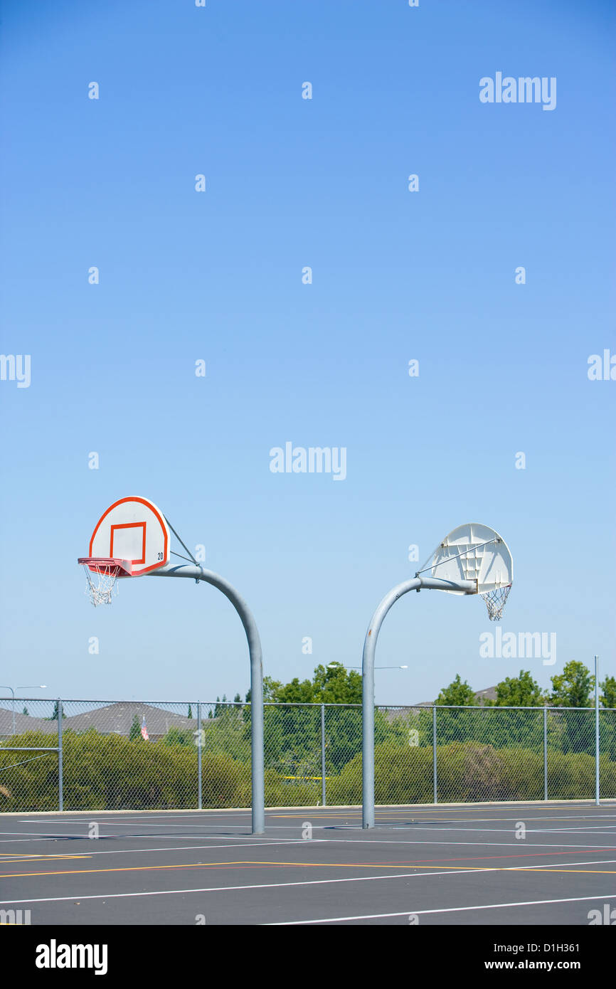 Basket-ball avec Blacktop Banque D'Images