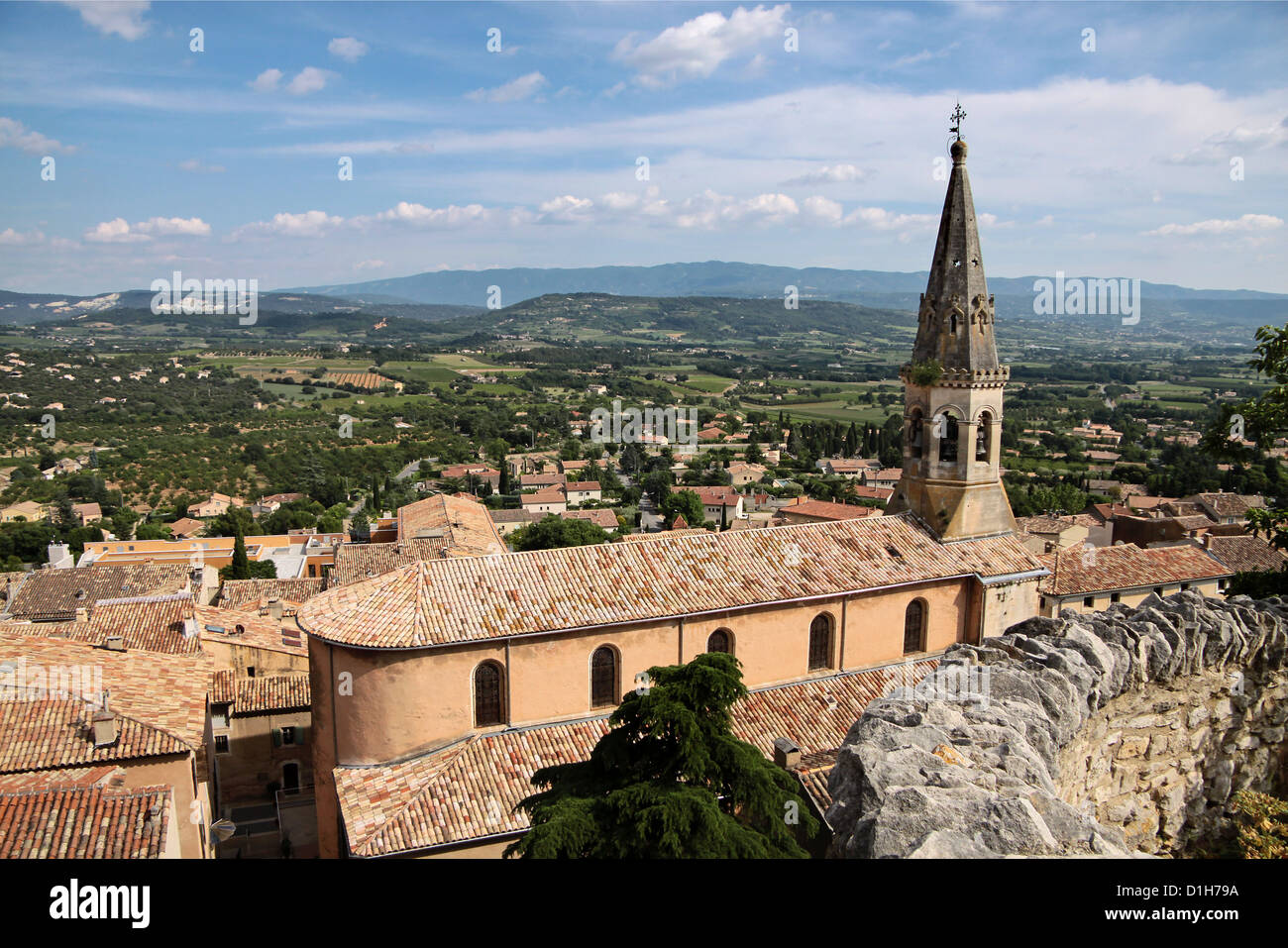 Le village de St Saturnin-Les-apt de la Haute-Provence Banque D'Images