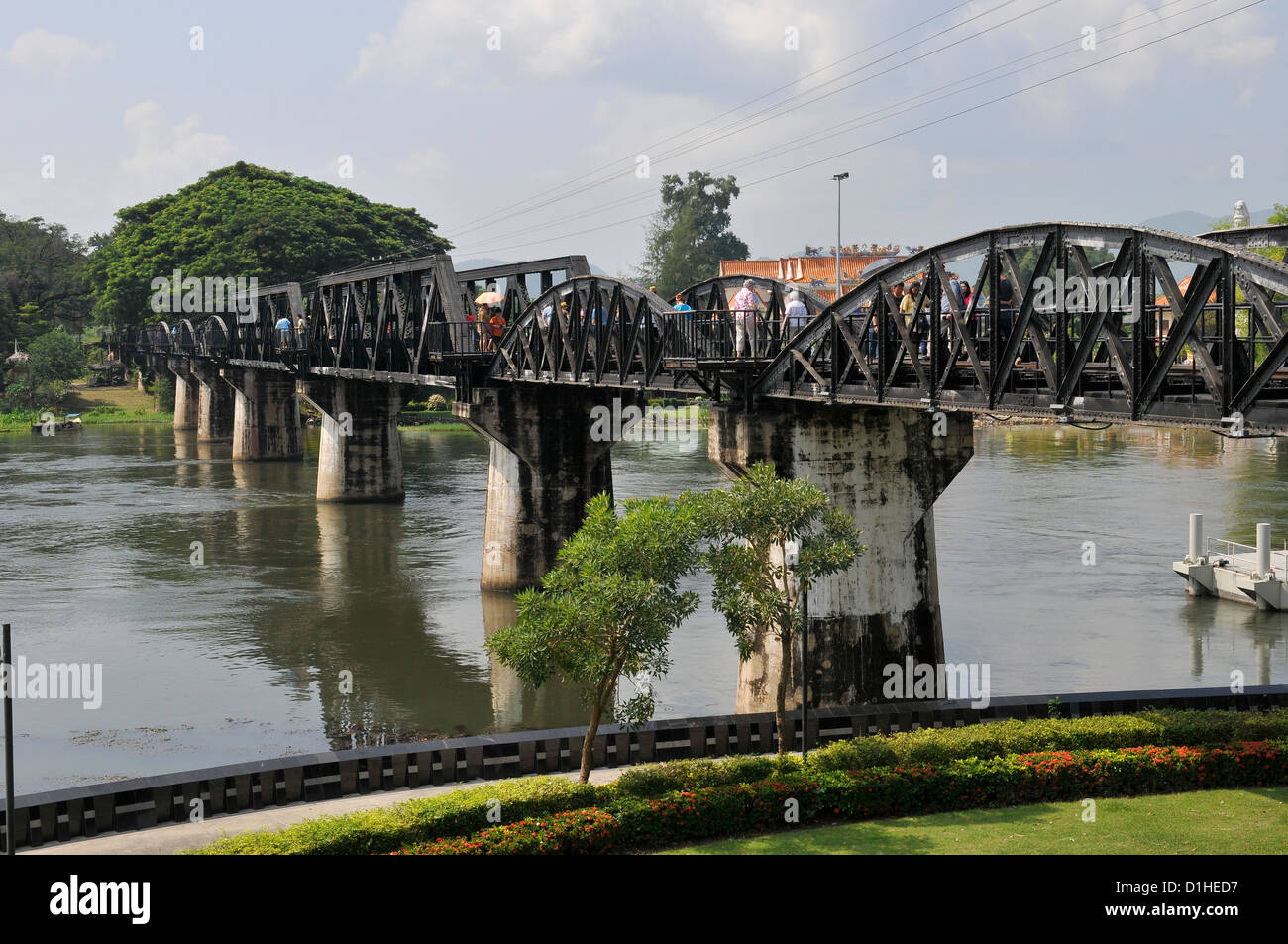 Le chemin de fer de la mort le pont sur la rivière Kwai à Kanchanaburi, Thaïlande Banque D'Images