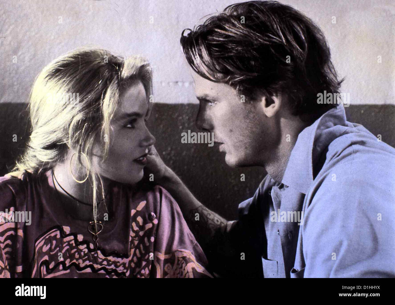 Mond dem Nah ainsi à travers Lune Christina Applegate, Peter Berg Obwohl Lyle (Peter Berg) im Gefängnis sitzt liebt, Kathy Banque D'Images