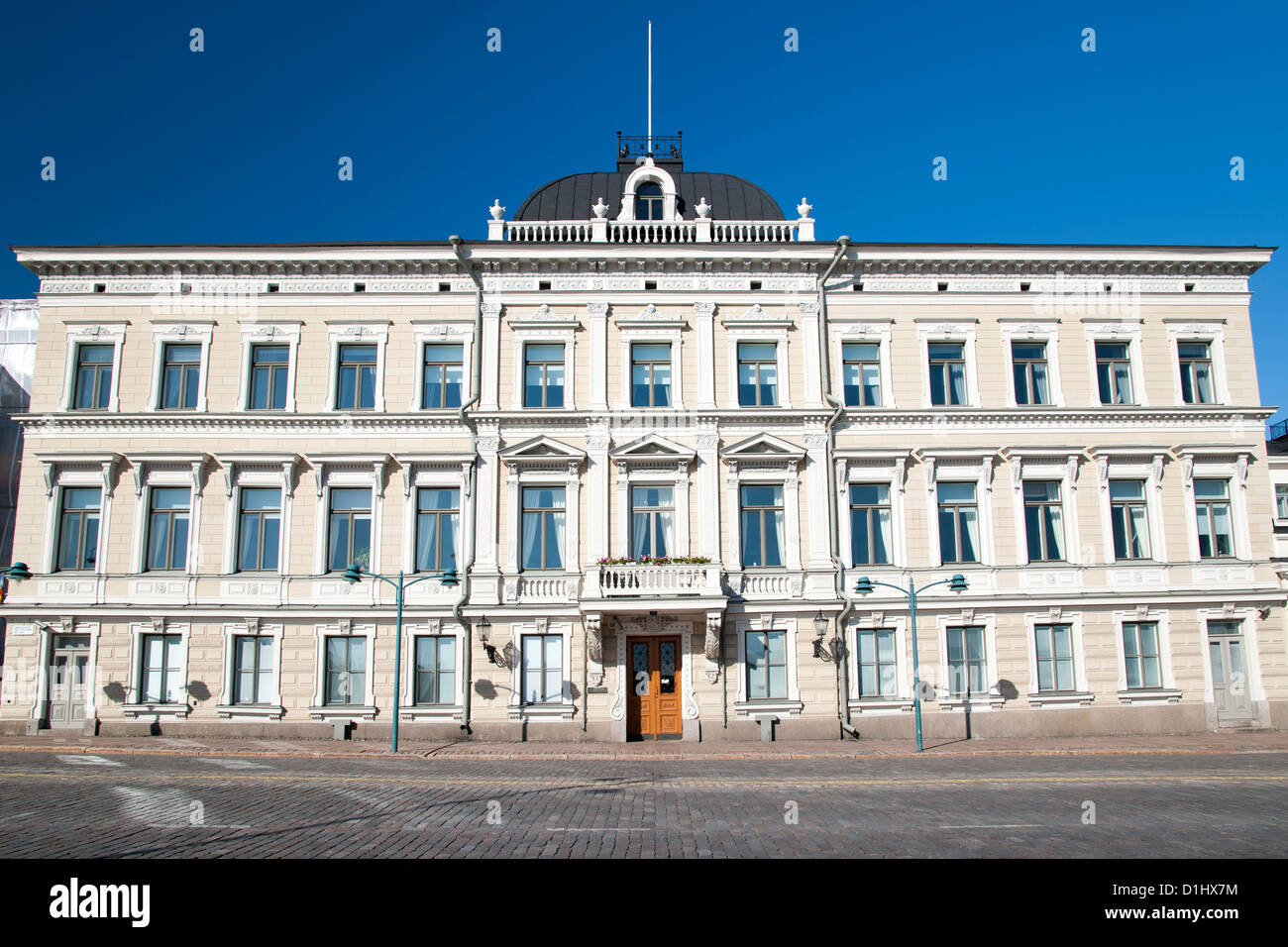 Bâtiment administratif à côté de l'Hôtel de Ville, à Helsinki, la capitale de la Finlande. Banque D'Images