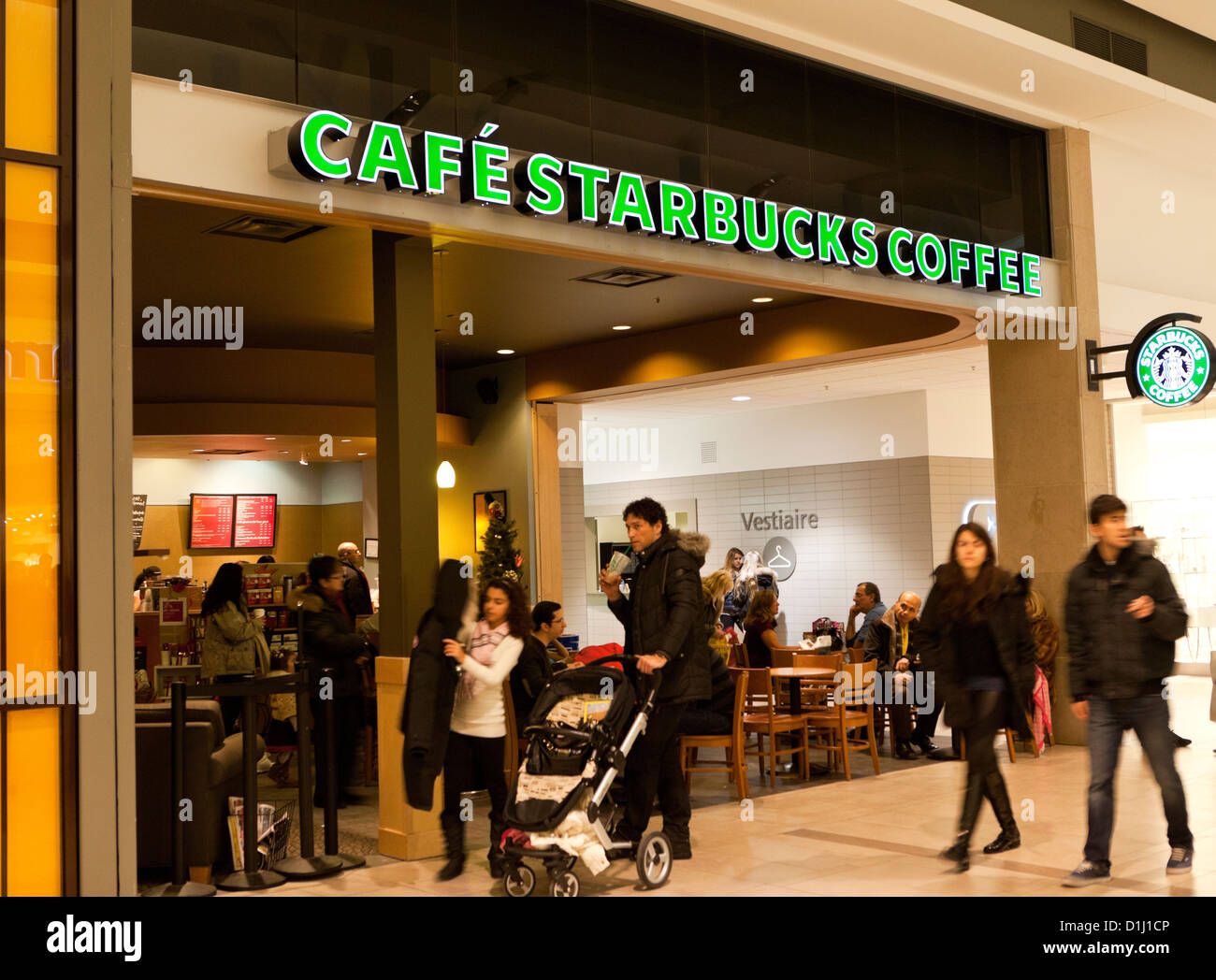 Cafe Starbucks Dans Le Carrefour Laval Quebec Canada Photo Stock Alamy