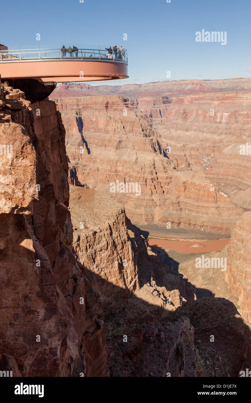 Une passerelle dans le Grand Canyon West nation Hualapai Réservation, AZ. Banque D'Images