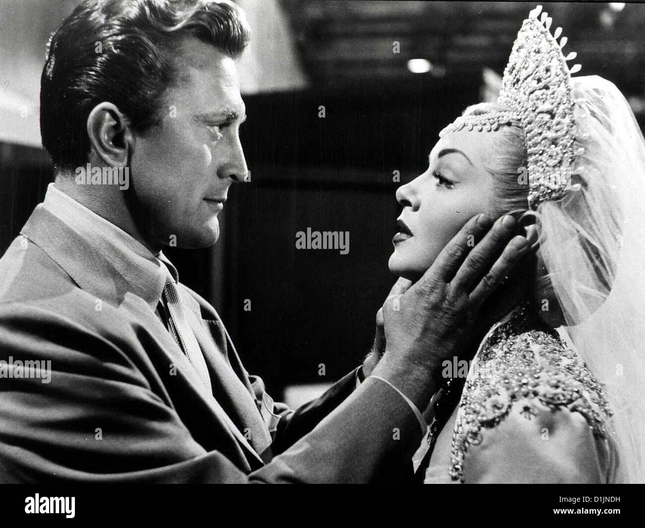 Illusionen der Stadt Bad Belle, Kirk Douglas, Lana Turner der ehrgeizige Filmproduzent Jonathan Shields (Kirk Douglas) Banque D'Images
