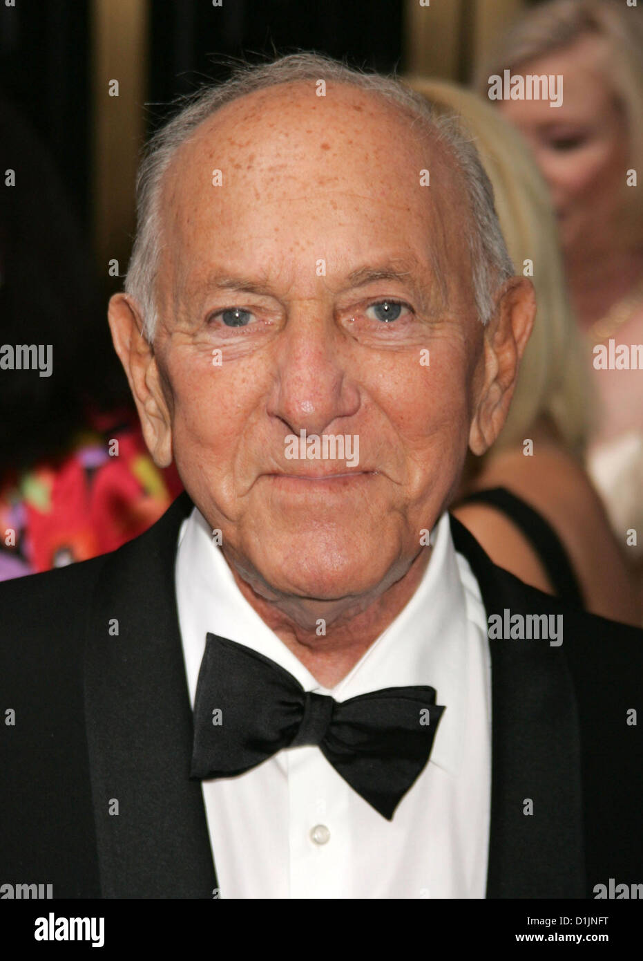 Le 25 décembre, 2012 - Jack Klugman, un Emmy Award, acteur qui a joué l'Oscar slob à la télévision et à la scène dans "Le Drôle de couple" et que le médecin légiste de croisade sur 'Quincy, M.E.' est mort. Il était de 90. Sur la photo : May 15, 2008 - New York, New York, USA - l'Acteur JACK KLUGMAN à l'arrivée pour les 62e Tony Awards qui a eu lieu au Radio City Music Hall (Crédit : Image Kaszerman ZUMAPRESS.com)/Nancy Banque D'Images