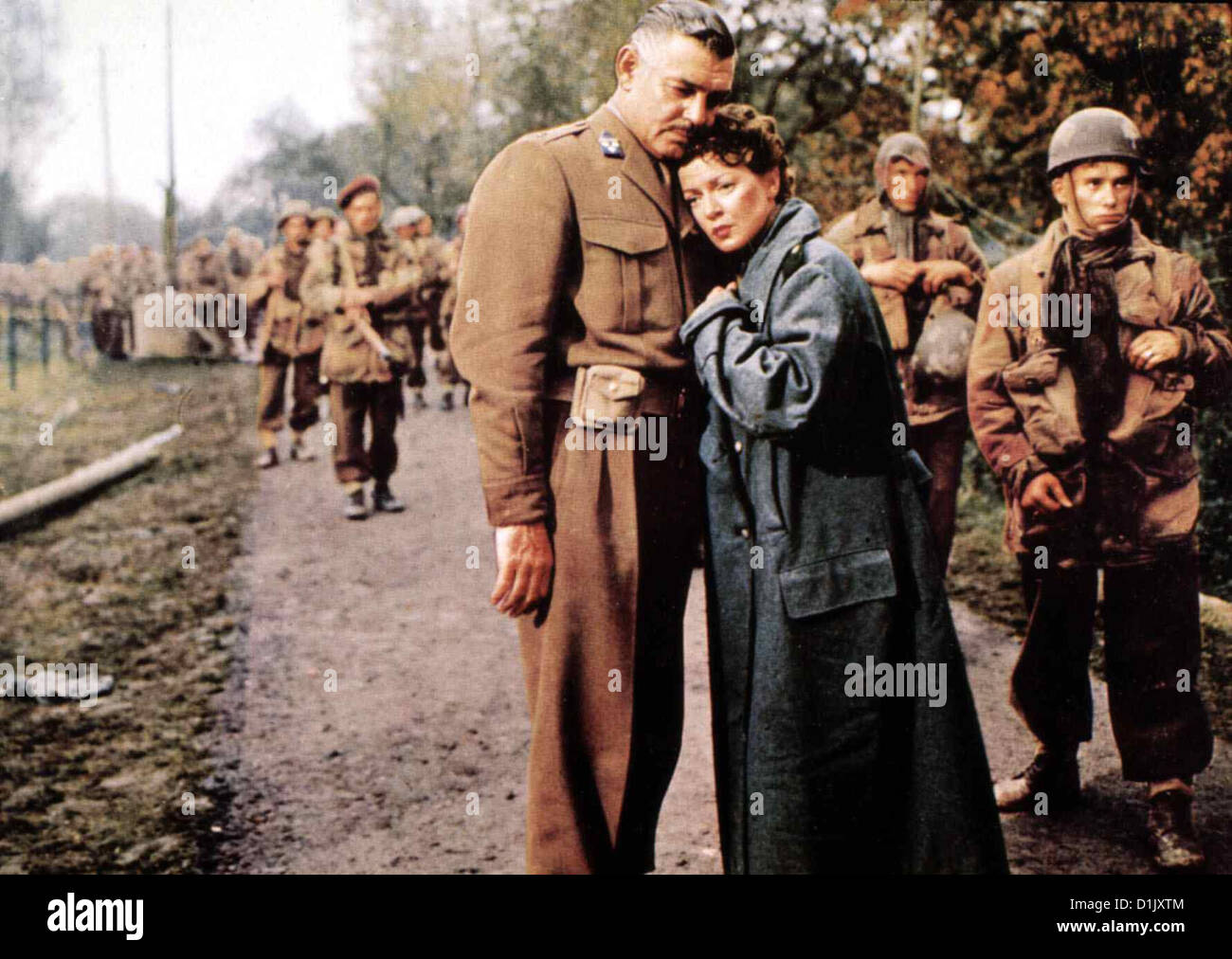 Verraten trahi Clark Gable, Lana Turner Le Colonel Pieter Deventer (Clark Gable,vl) heuert Verraeterin die vermeintliche Carla Banque D'Images