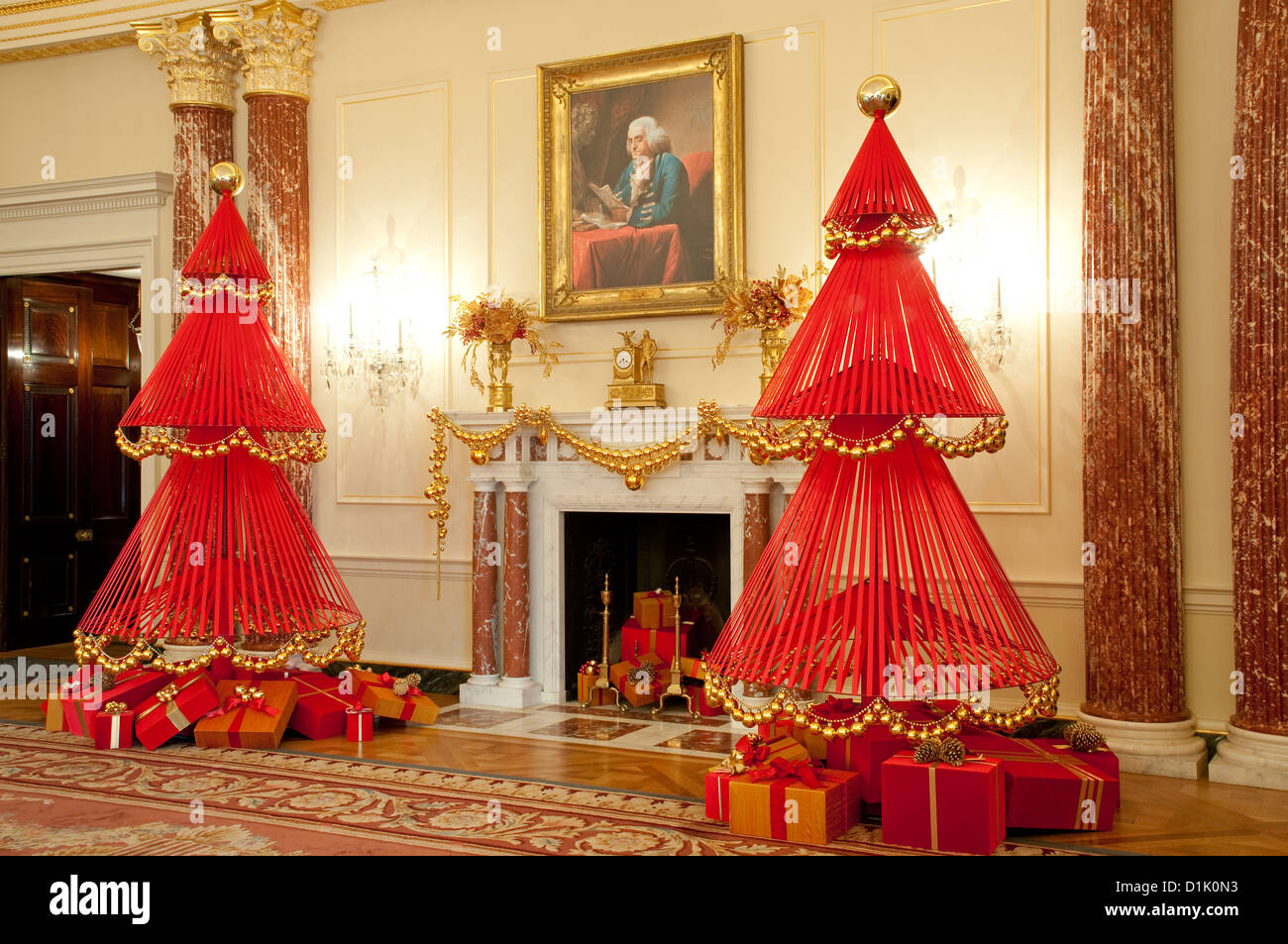 Le Département d'État américain Benjamin Franklin à manger d'État décoré pour les vacances de Noël 1 décembre 2010 à Washington, DC. Banque D'Images