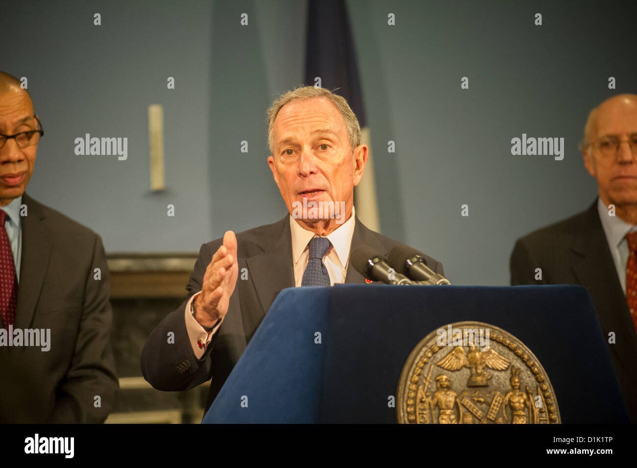 Le maire de New York, Mike Bloomberg parle lors d'une conférence de presse Banque D'Images