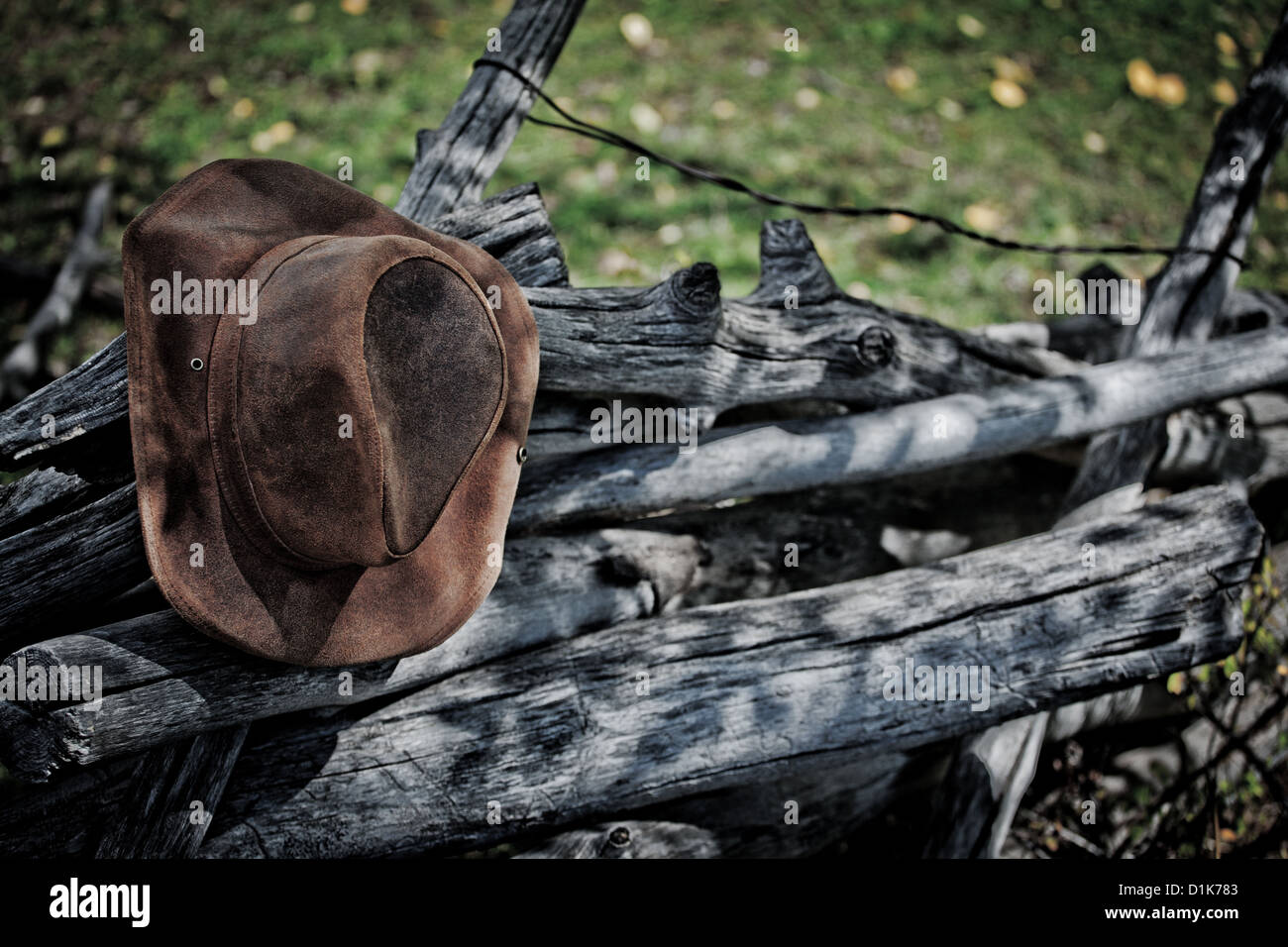 Leather cowboy hat Banque de photographies et d'images à haute résolution -  Alamy