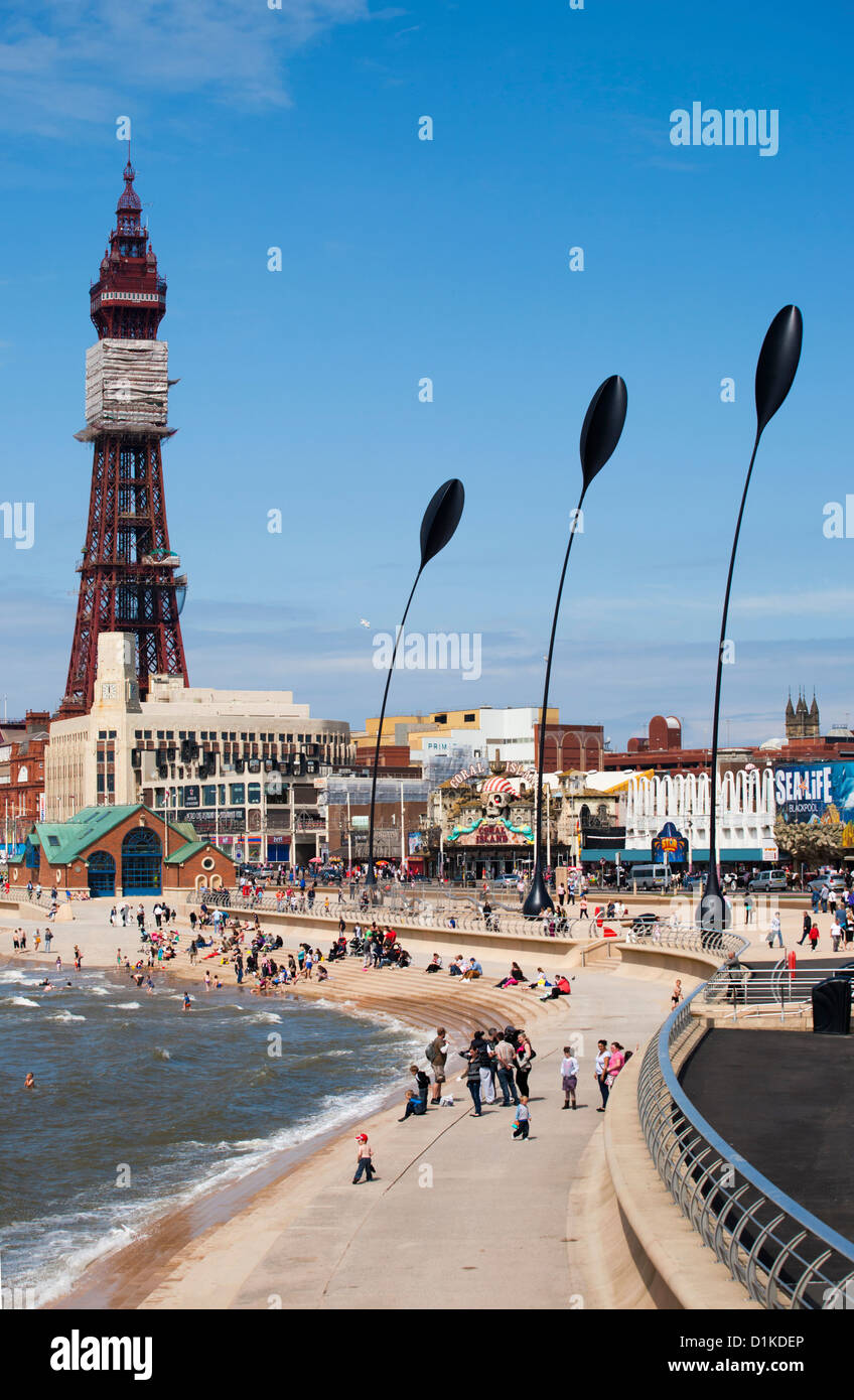 La tour de Blackpool front après réaménagement du mur de mer Banque D'Images