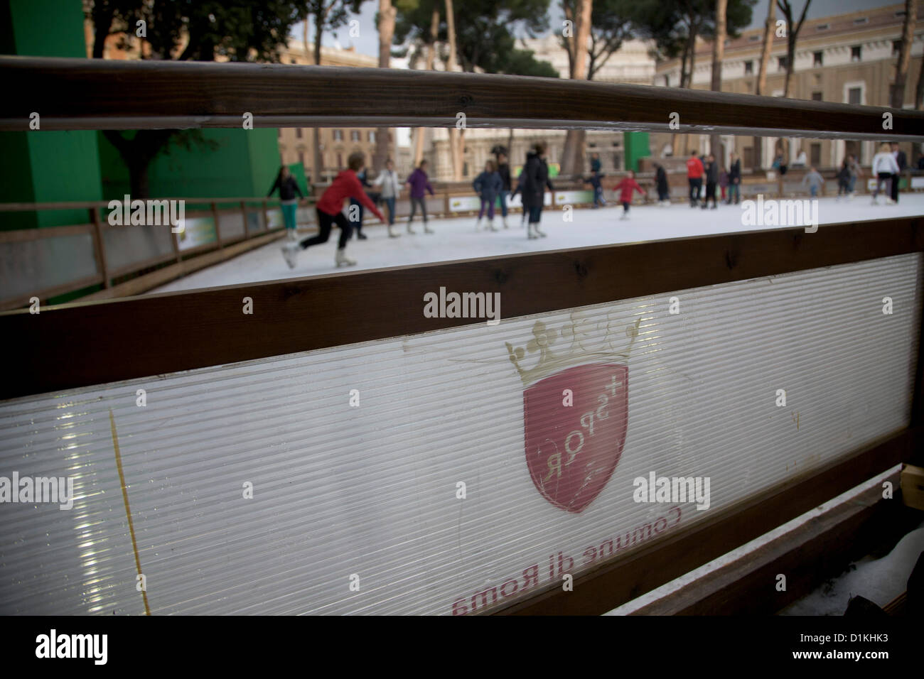 27 décembre 2012, Rome, Italie. Le gouvernement municipal de Rome met en place et patinoire pour période de Noël au coeur de Rome Banque D'Images