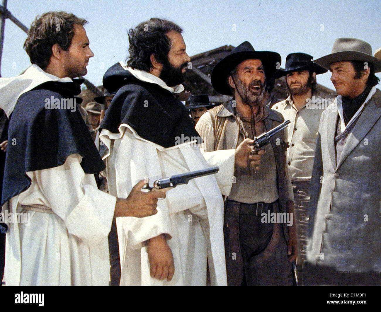 Vier Faeuste Fuer Ein Halleluja Continuavano A Chiamarlo Trinita Terence Hill, Bud Spencer *** *** Légende Locale 1971 -- Banque D'Images