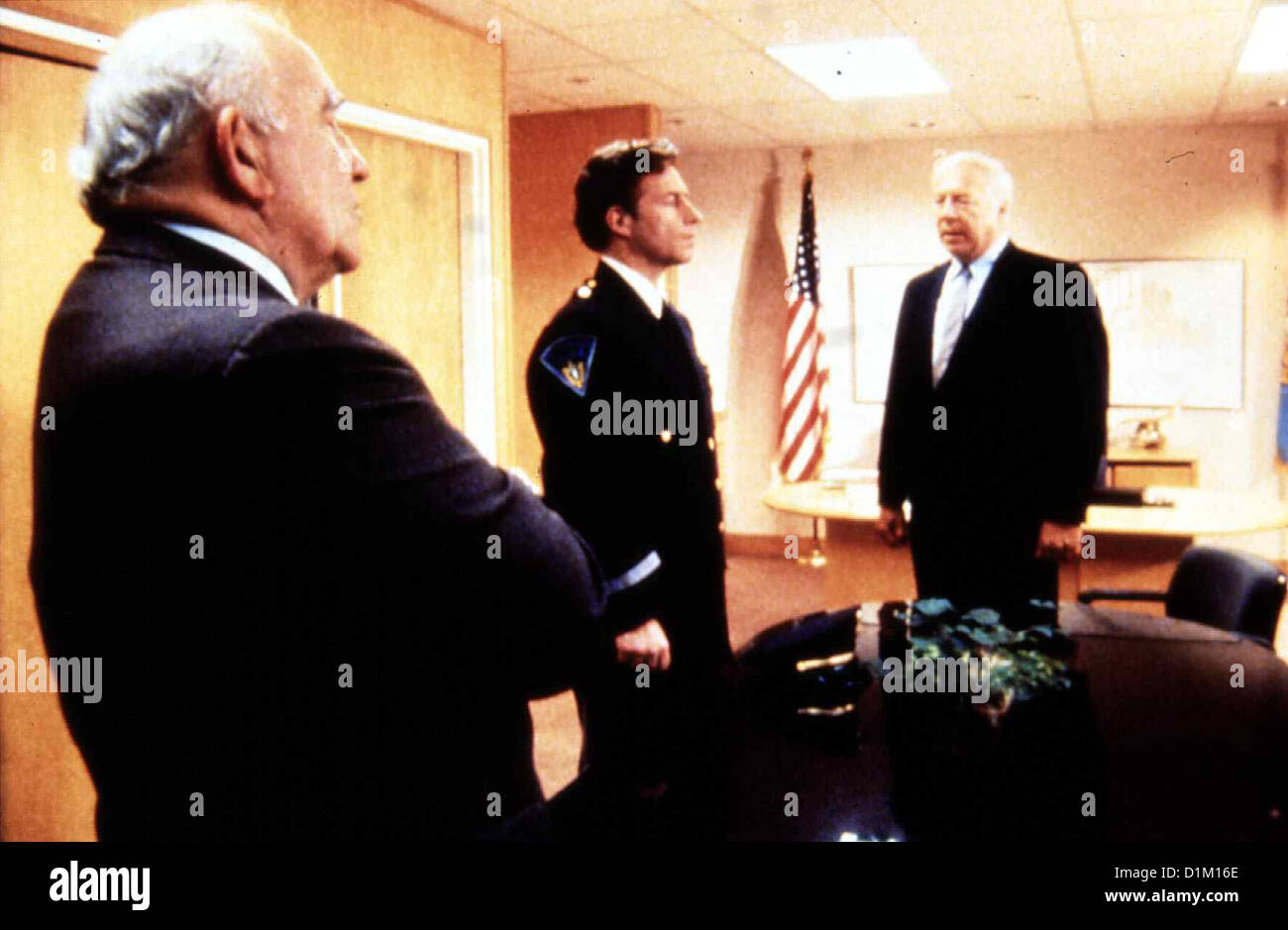 Schmutziger Paranasal Cops Robbers Ed Asner, Ray Sharkey, George Kennedy Der Polizist Gerry Clemente (Ray Sharkey, m) hat mit Banque D'Images