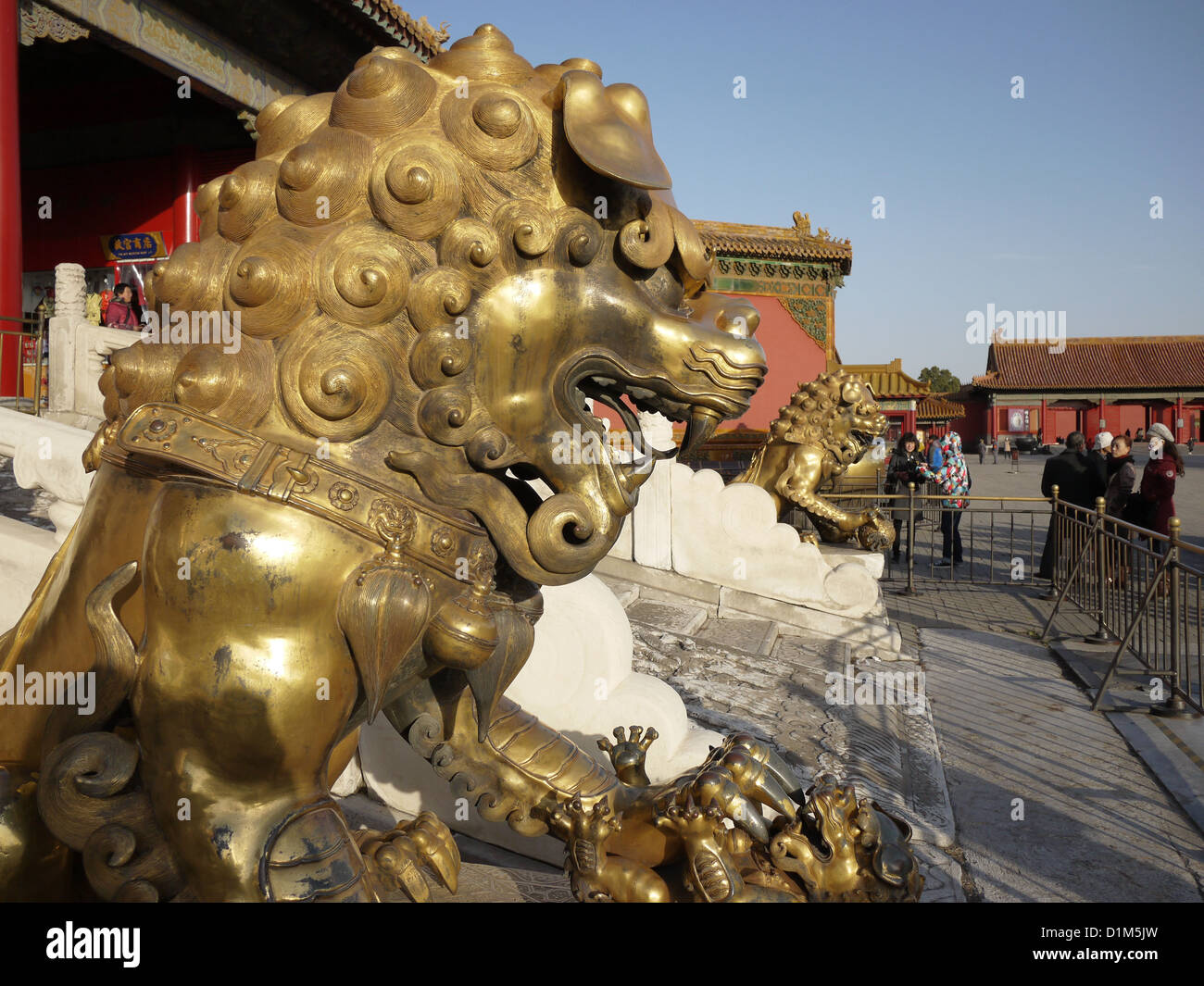 Lion en bronze des statues Banque D'Images