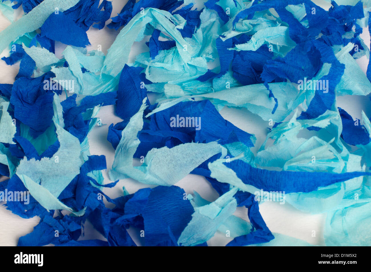 Arrière-plan de nombreux morceaux de papier déchiré Banque D'Images