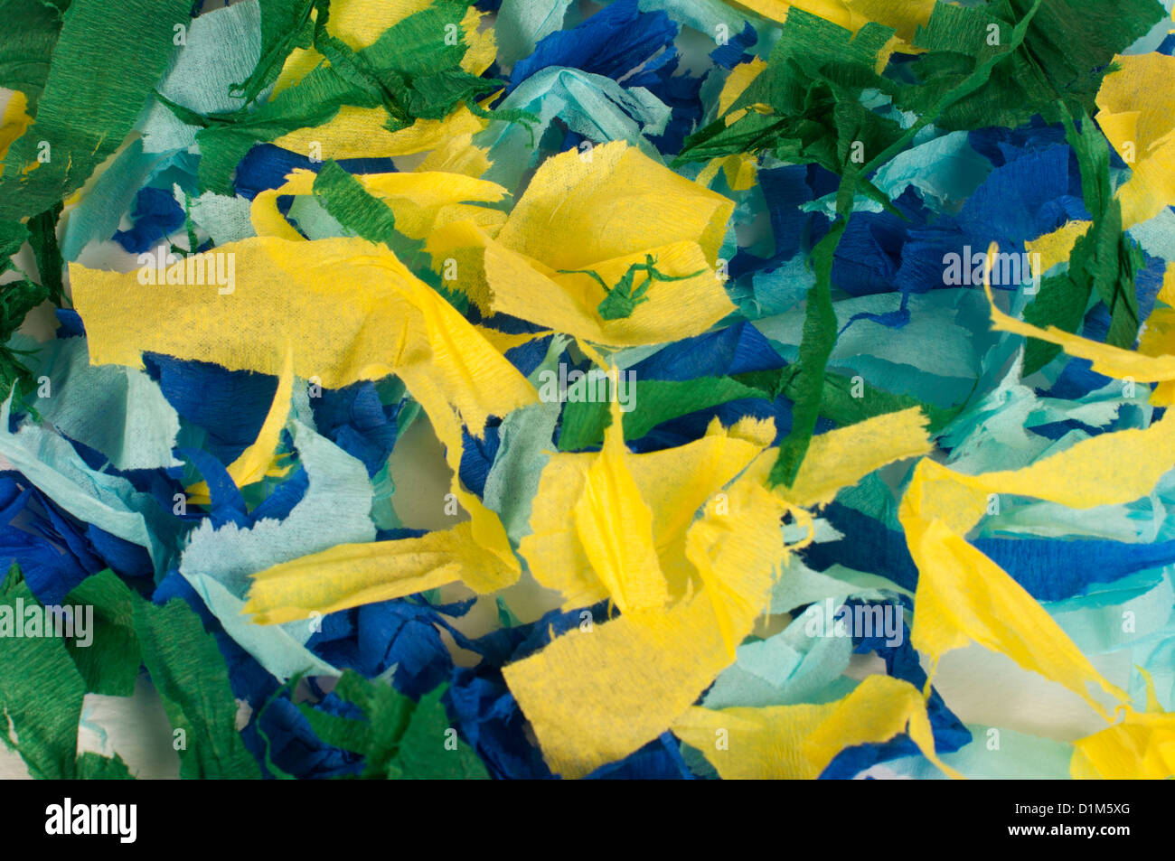 Arrière-plan de nombreux morceaux de papier déchiré Banque D'Images