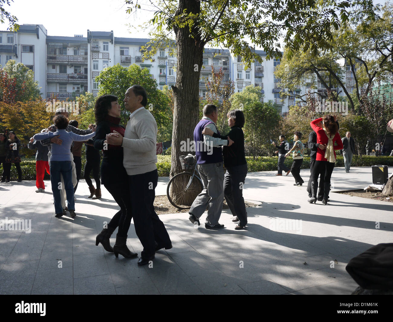 Vieux couple chinois en plein air de danse danse sociale Banque D'Images