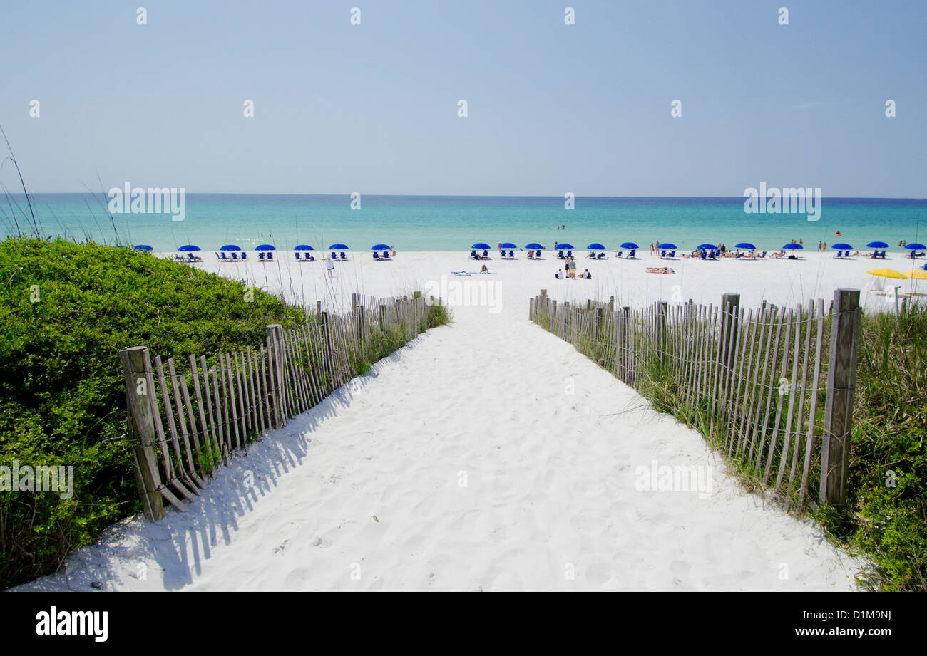 Seaside Florida situé dans l'enclave sur le magnifique golfe du Mexique avec ses maisons colorées et resorts Banque D'Images