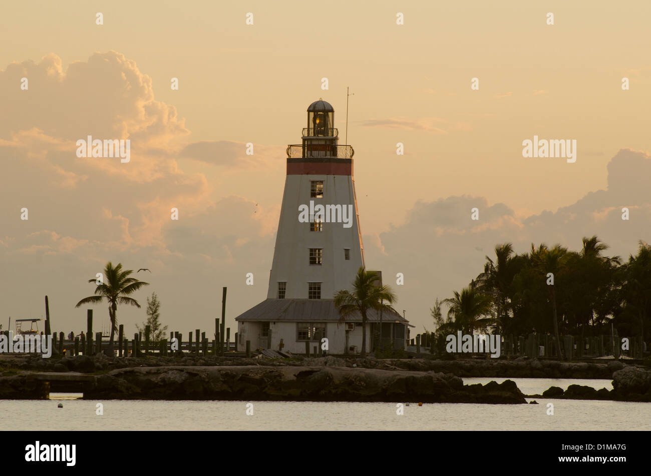 Florida Keys plages tropicales avec des couchers de soleil et le Seven Mile Bridge Banque D'Images