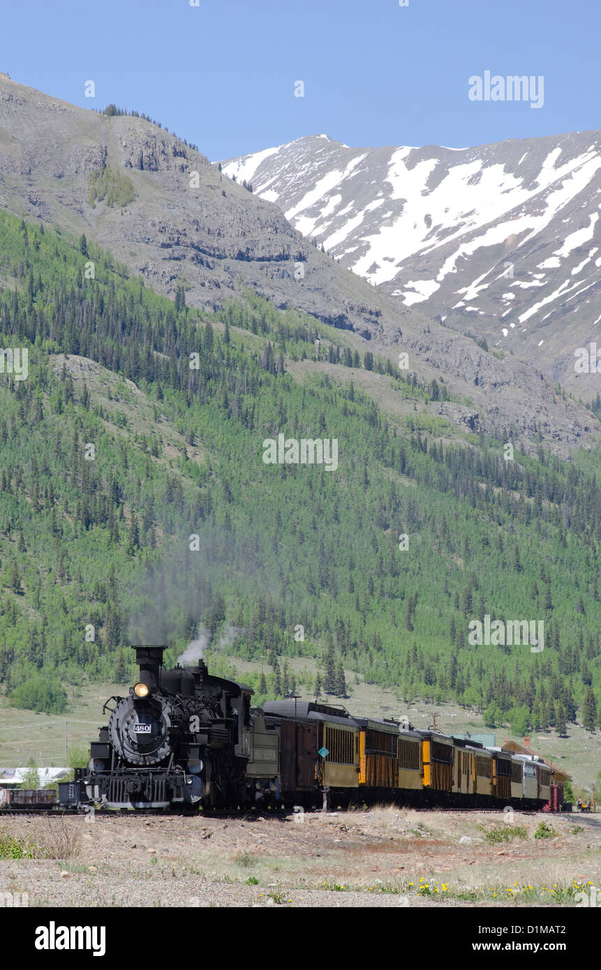 Durango Silverton Narrow gage d'été tous les jours de chemin de fer à vapeur passe à travers les canyons des montagnes du Colorado Banque D'Images