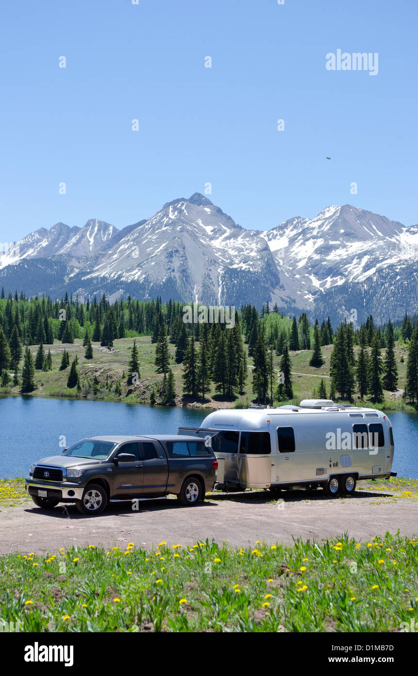 Camping Lac Molas haut au-dessus de la ville de Silverton Colorado dans les montagnes de San Juan Banque D'Images