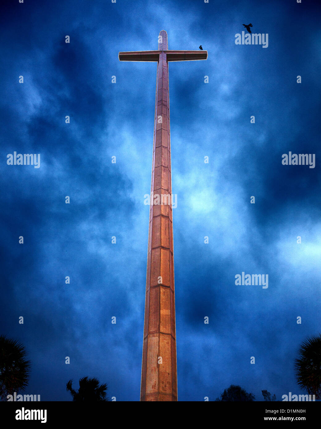 La Grande Croix de Saint Augustine, Floride avec birds flying Banque D'Images