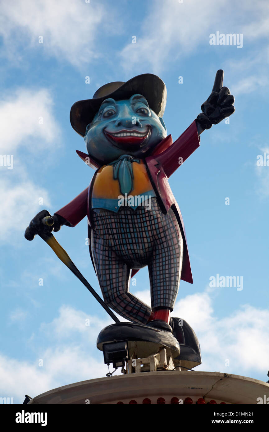 Jiminy Cricket sur caractère haut de fairground ride à Bournemouth Banque D'Images