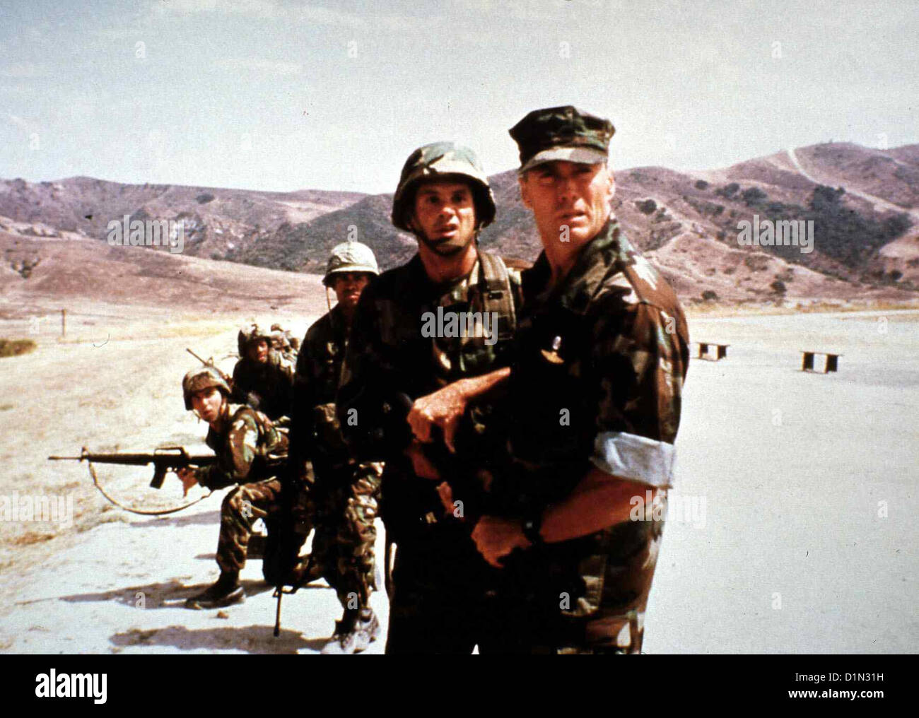 Heartbreak Ridge Heartbreak Ridge (Tom Clint Eastwood Clint Eastwood,r) wird mit senneur Truppe nach la Grenade. abberufen Nun Banque D'Images