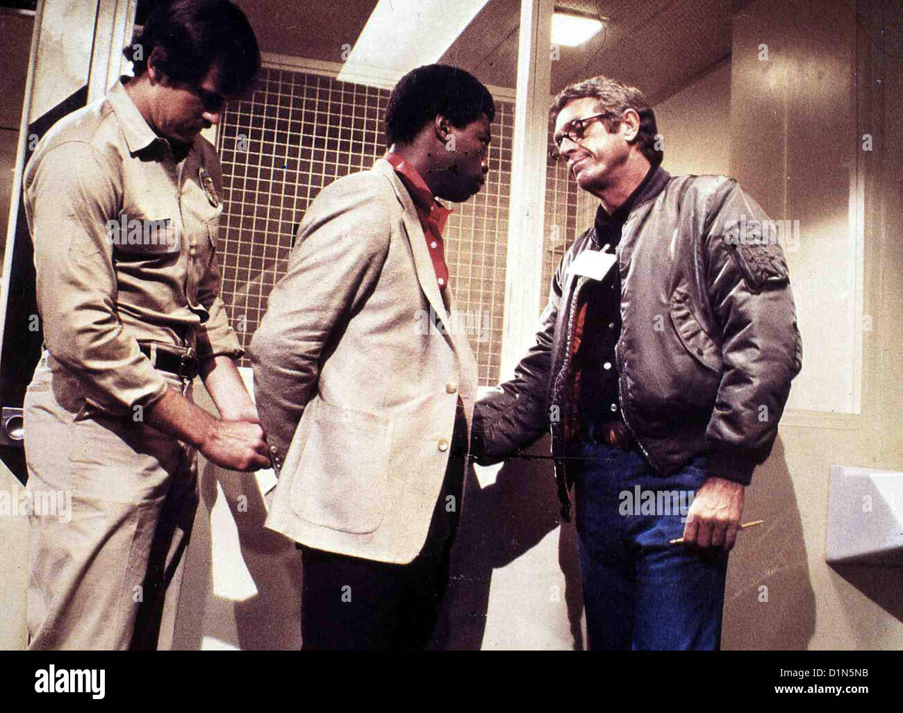 Jeder Kopf hat seinen Preis LeVar Burton, Hunter, Steve McQueen Auch Tommy : LeVar Burton (,m) wird von Kopfgeldjaeger Banque D'Images