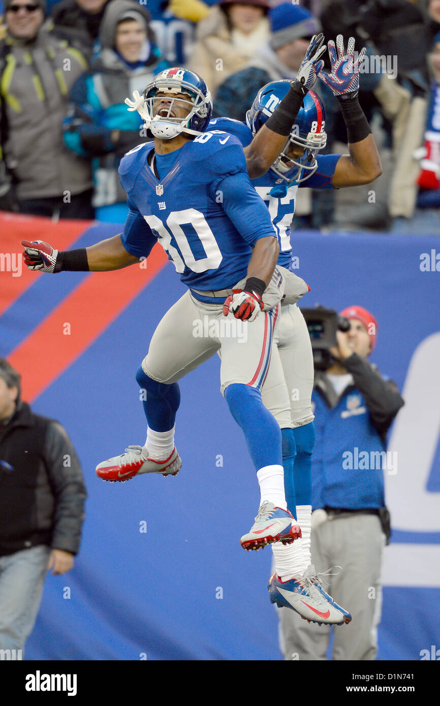 New Jersey, USA. 30 Décembre 2012 : New York Giants wide receiver Randle Rueben (82) réagit avec les Giants de New York le receveur Victor Cruz (80) après un touché pendant une semaine 17 du duel NFL entre les Philadelphia Eagles et les Giants de New York au Stade MetLife à East Rutherford, New Jersey. Banque D'Images