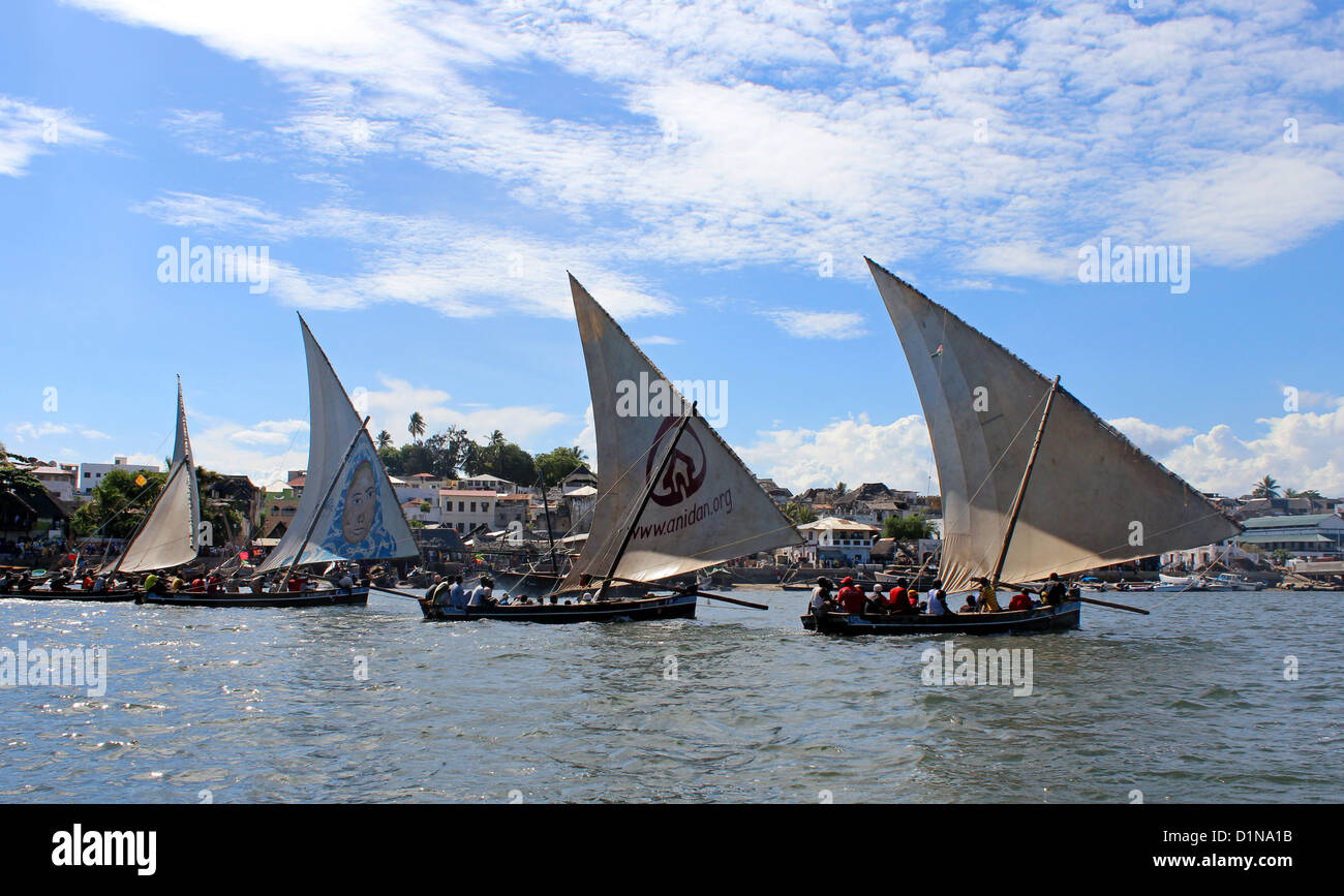 À la course de bateaux Dhow Festival culturel de Lamu, Lamu Island, Kenya, Afrique de l'Est Banque D'Images