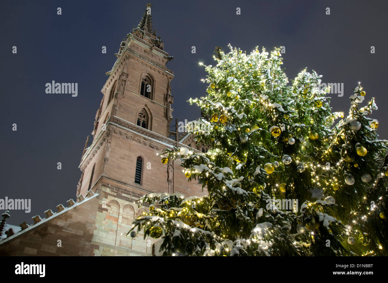 La suisse, Bâle. Maison de vacances hiver münsterplatz Marché (aka Le Marche de Noel du Münsterplatz). Banque D'Images